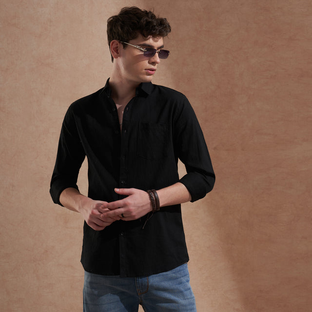 Men Black Solid Spread Collar Slim Fit Casual Shirt — TryBuy®