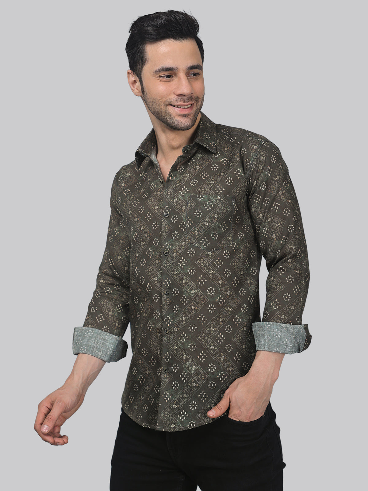 Can Oxford cotton shirts be customized with monograms or embroidery?