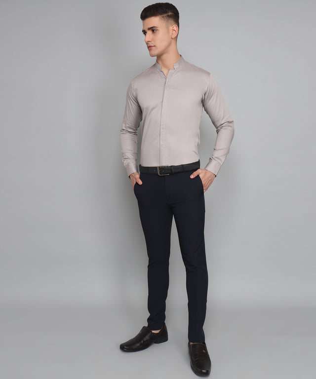 How do you choose the right size of linen shirt for the best fit?