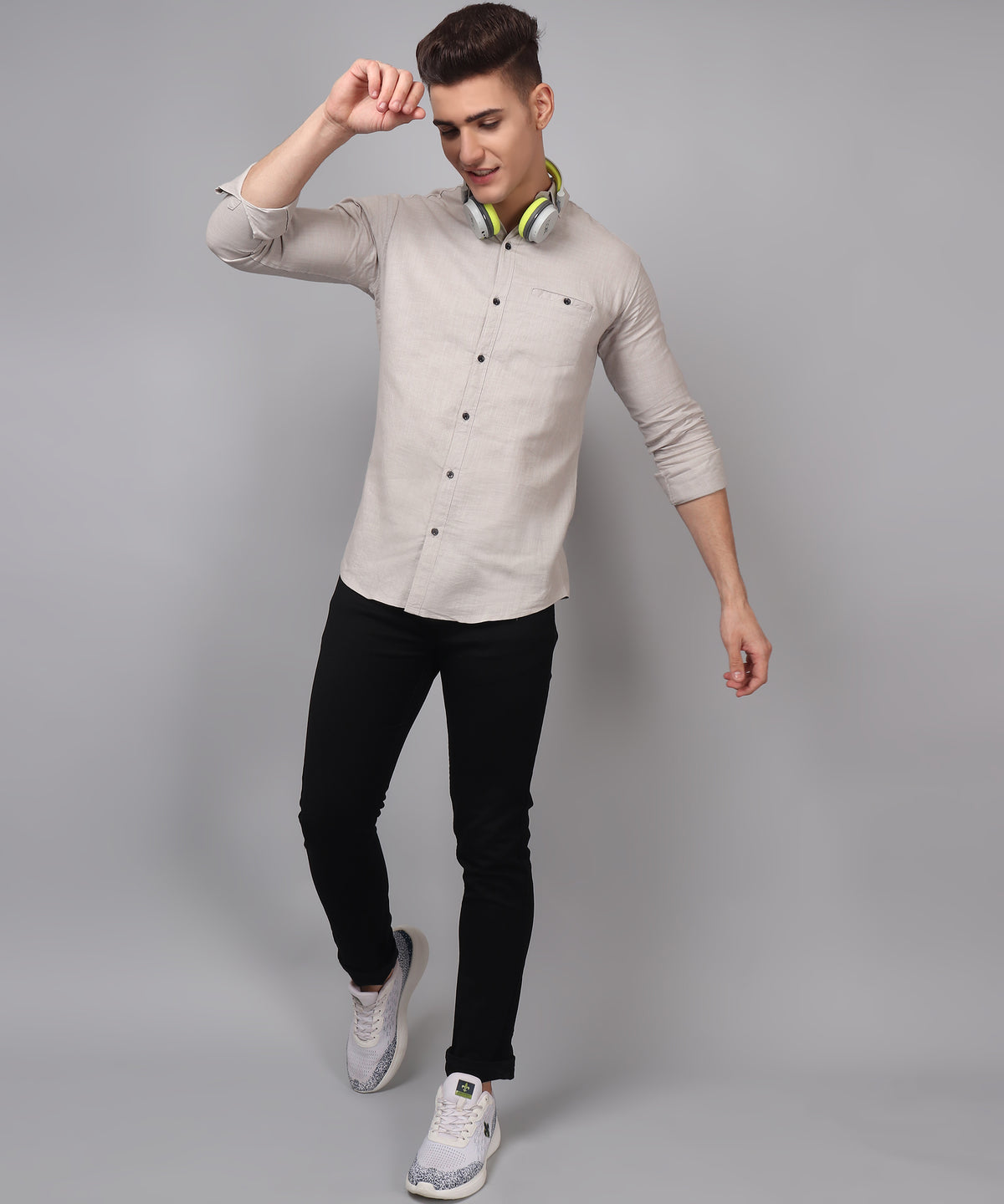 Effortless Sophistication: The Timeless Style of the Oxford Cotton Shirt