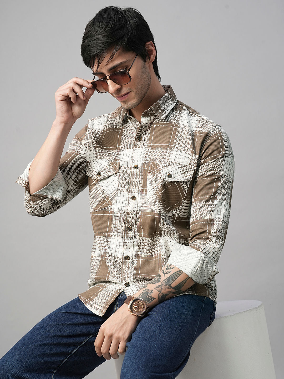 Palermo checked double-pocket men’s shirt showing symmetrical chest pockets and spread collar