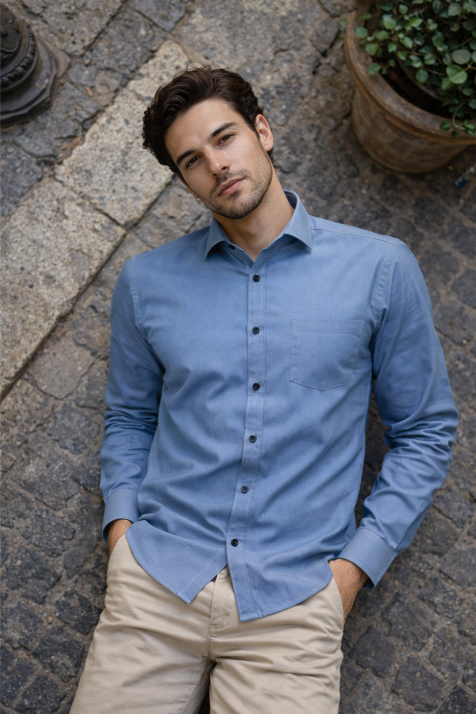 Men's light blue solid slim-fit shirt, product view