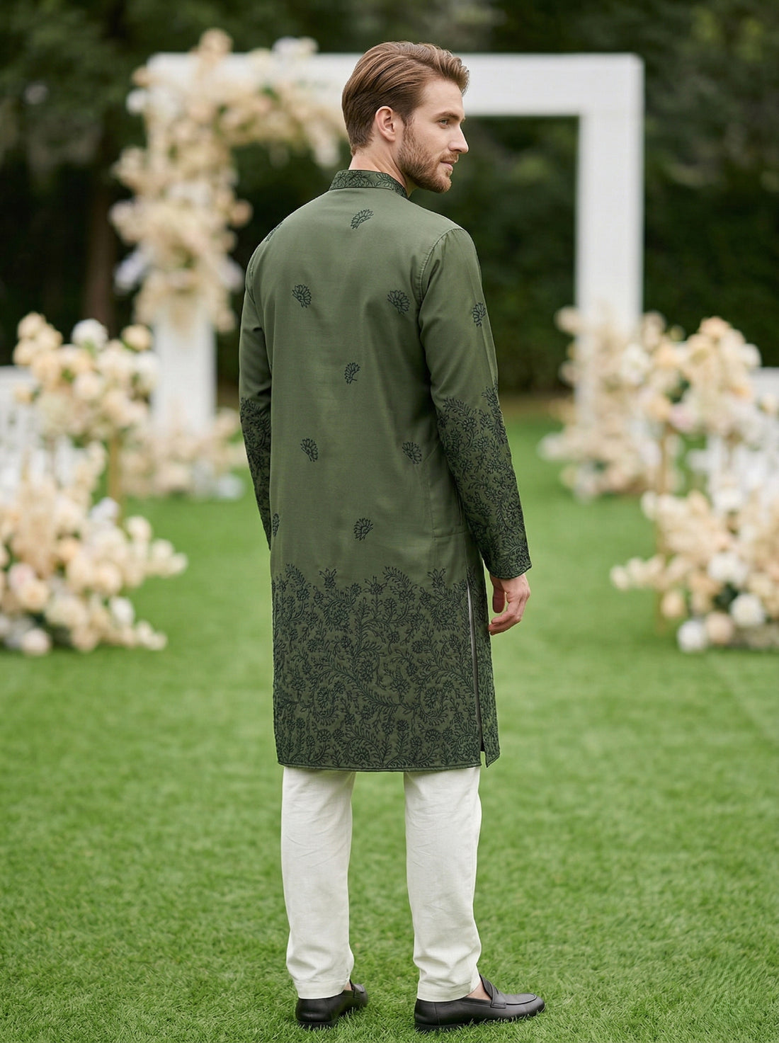 Men Olive Green Embroidered Ethnic Kurta