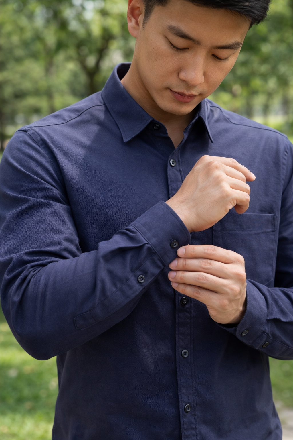 Men's dark blue slim-fit casual shirt, product view