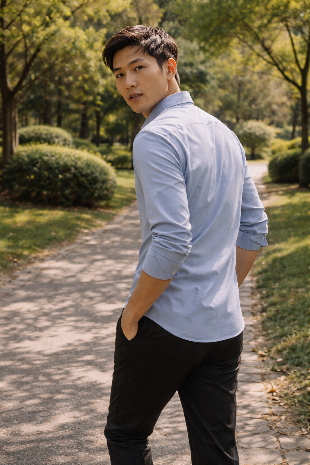 Men's light blue slim-fit casual shirt, product view