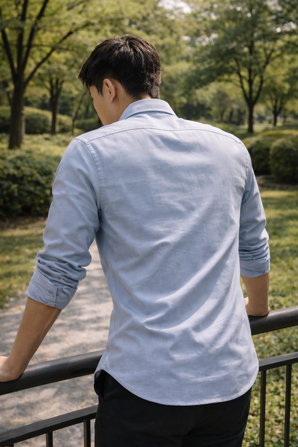 Men's light blue slim-fit casual shirt, product view