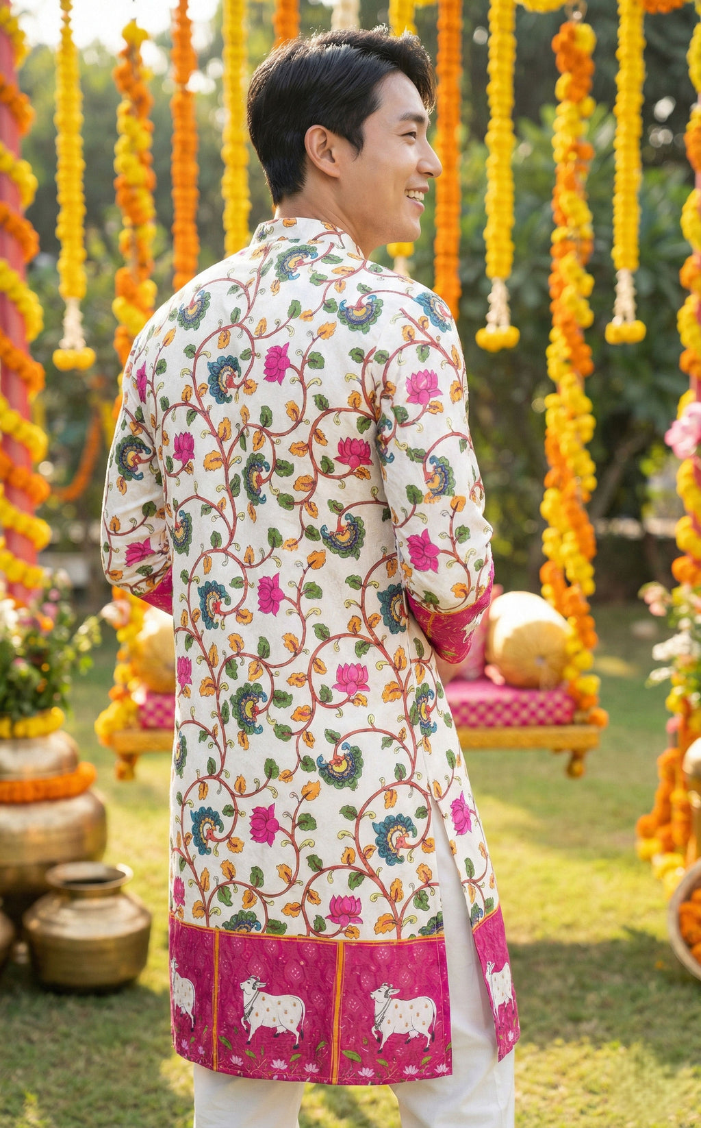 Men Off-White Floral & Ethnic Border Printed Kurta