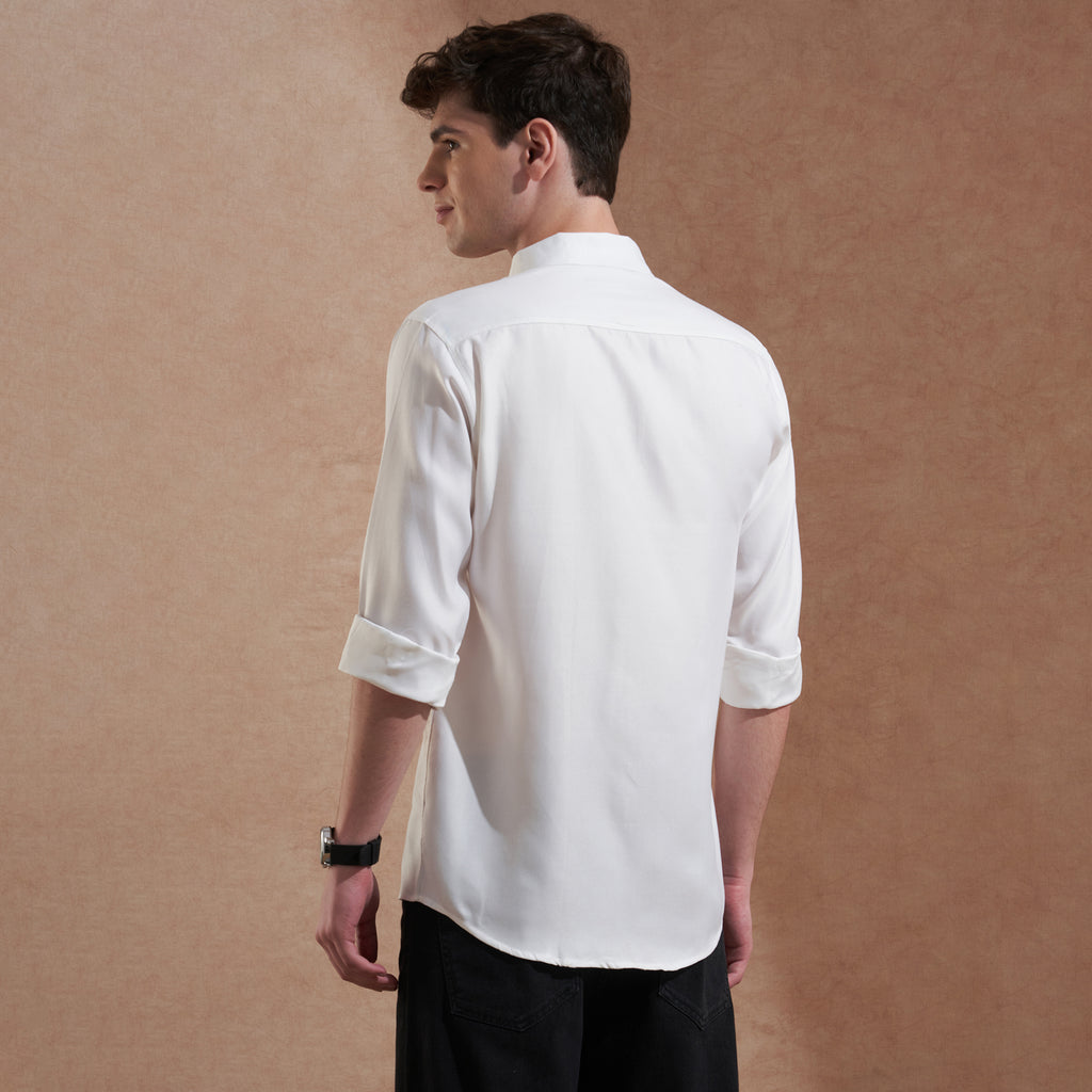 Men White Solid Spread Collar Slim Fit Casual Shirt with Dual Flap Pockets