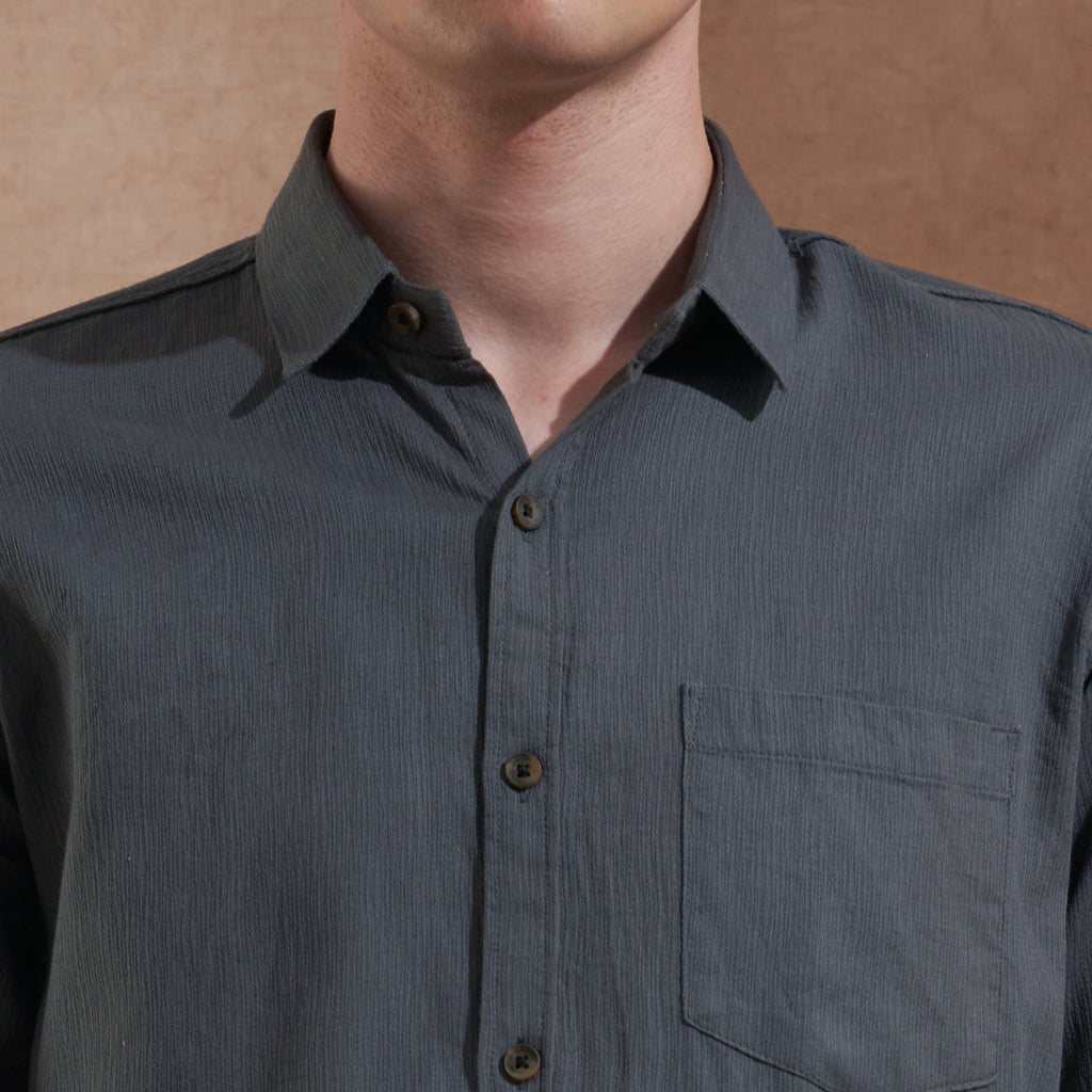 Men Dark Grey Solid Spread Collar Slim Fit Casual Shirt