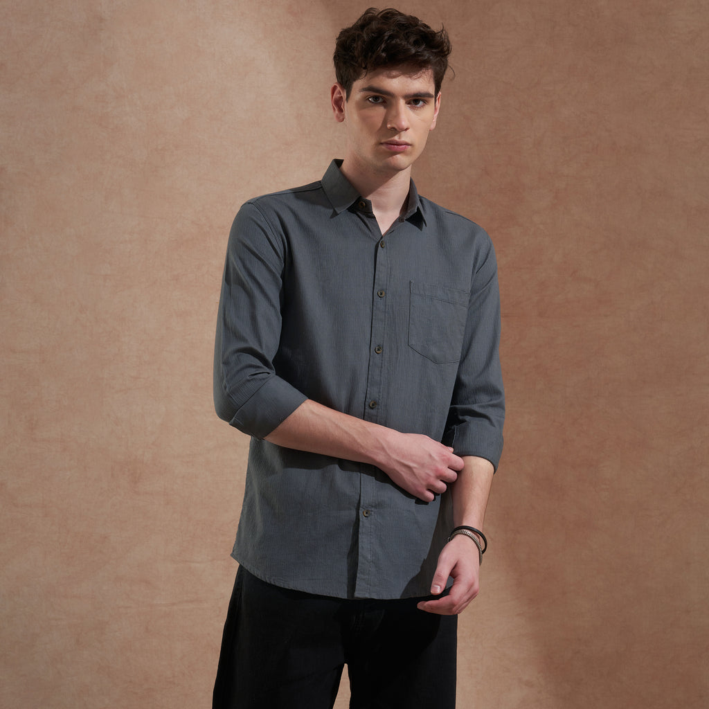 Men Dark Grey Solid Spread Collar Slim Fit Casual Shirt