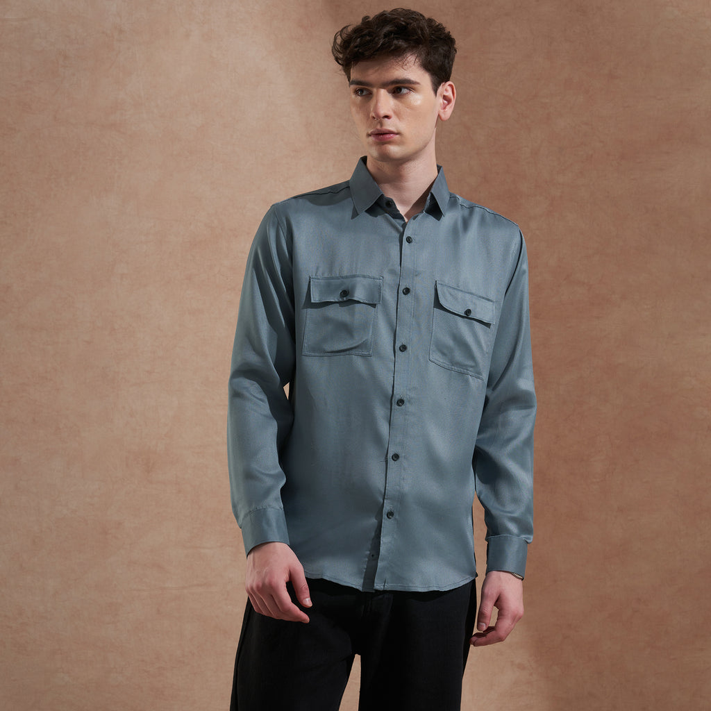 Men Blue Solid Spread Collar Slim Fit Casual Shirt with Dual Flap Pockets