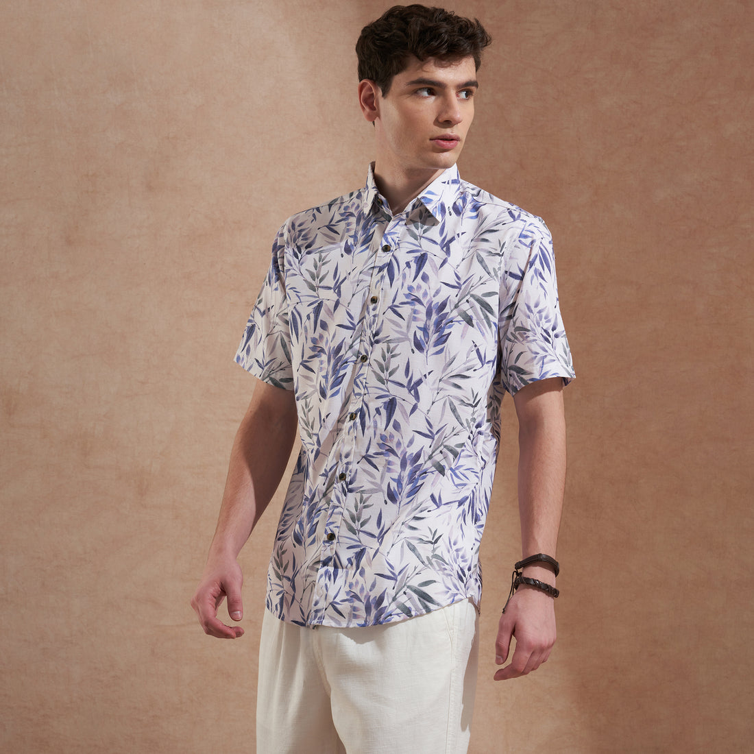 Men White & Blue Leaf Printed Slim Fit Casual Shirt Short Sleeve