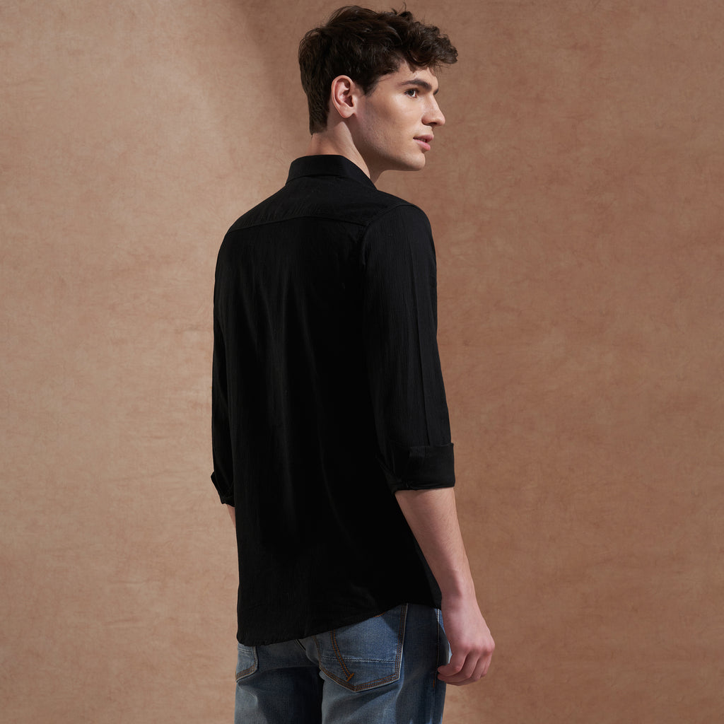 Men Black Solid Spread Collar Slim Fit Casual Shirt