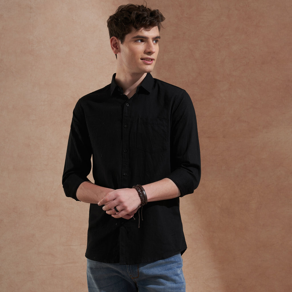 Men Black Solid Spread Collar Slim Fit Casual Shirt