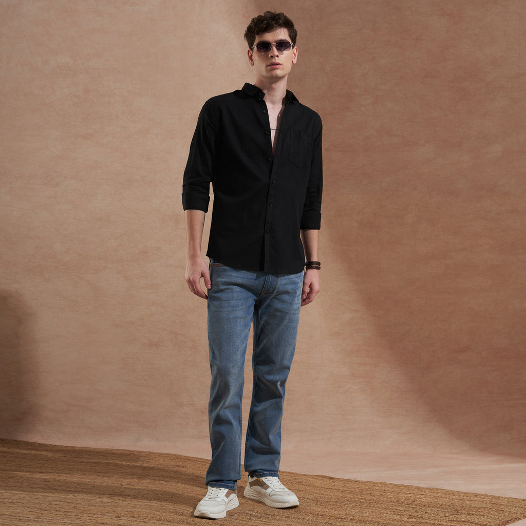 Men Black Solid Spread Collar Slim Fit Casual Shirt