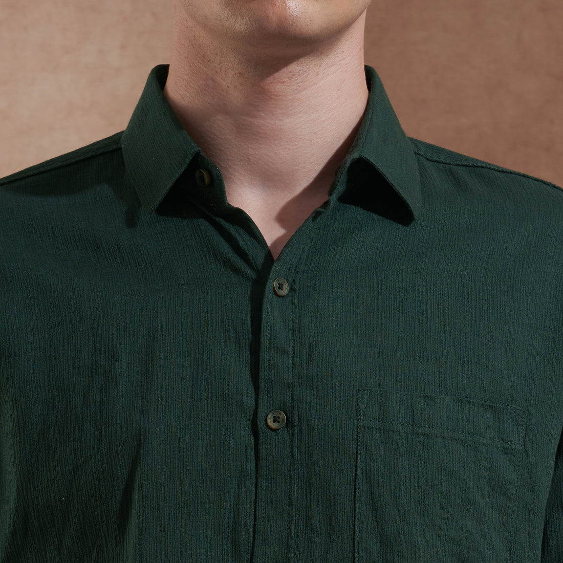 Men Dark Green Solid Spread Collar Slim Fit Casual Shirt