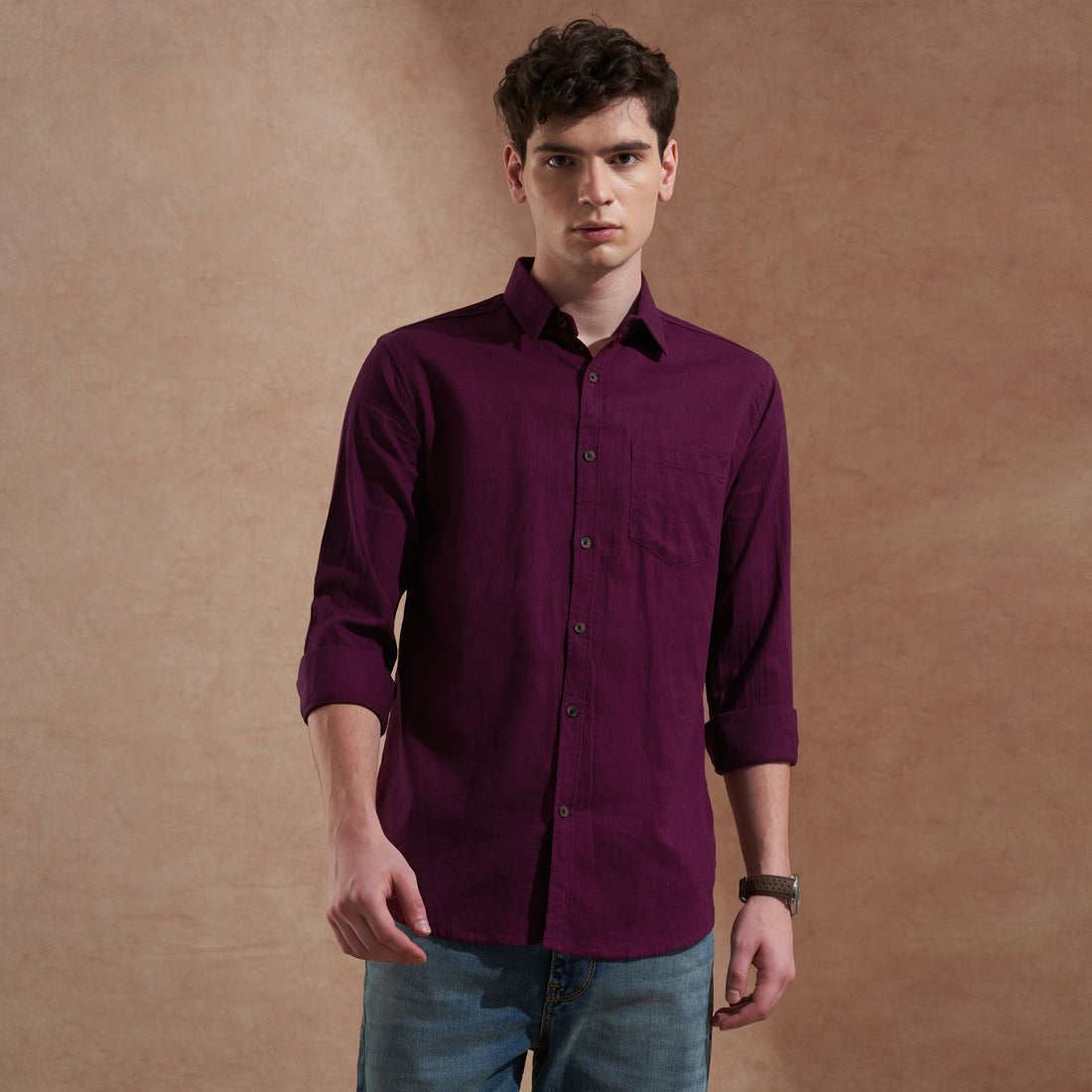 Men Dark Purple Solid Spread Collar Slim Fit Casual Shirt