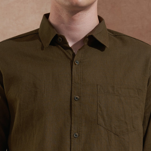 Men Olive Green Solid Spread Collar Slim Fit Casual Shirt