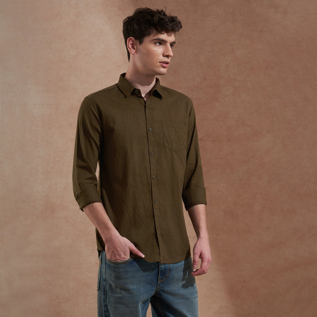 Men Olive Green Solid Spread Collar Slim Fit Casual Shirt