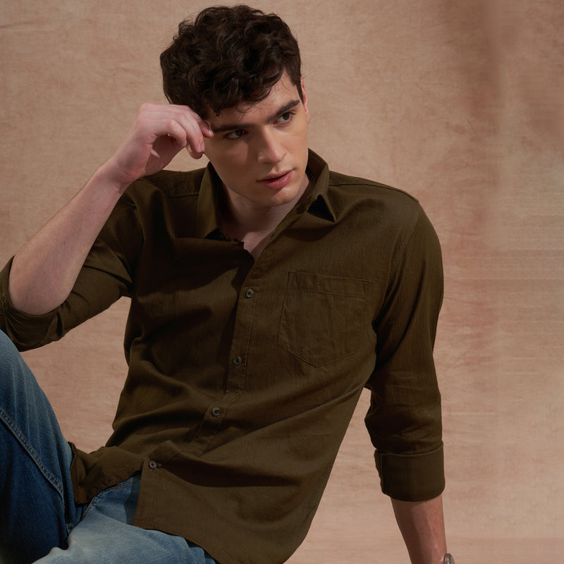 Men Olive Green Solid Spread Collar Slim Fit Casual Shirt 1