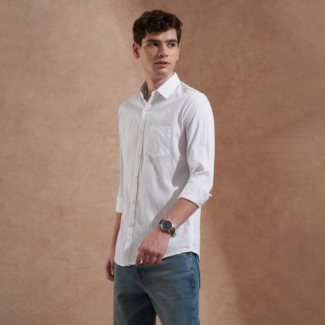 Men's White Solid Spread Collar Slim Fit Casual Shirt