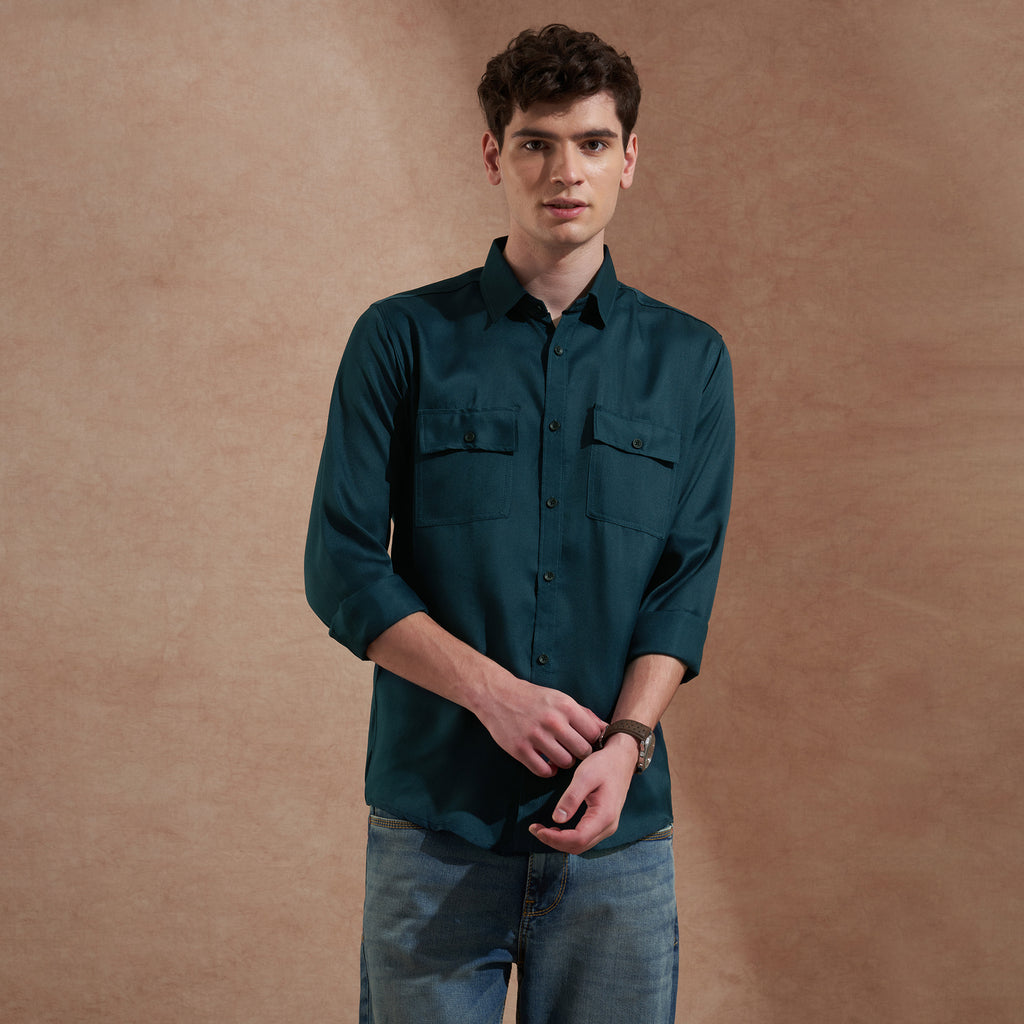 Men Dark Green Solid Spread Collar Slim Fit Casual Shirt with Dual Flap Pockets