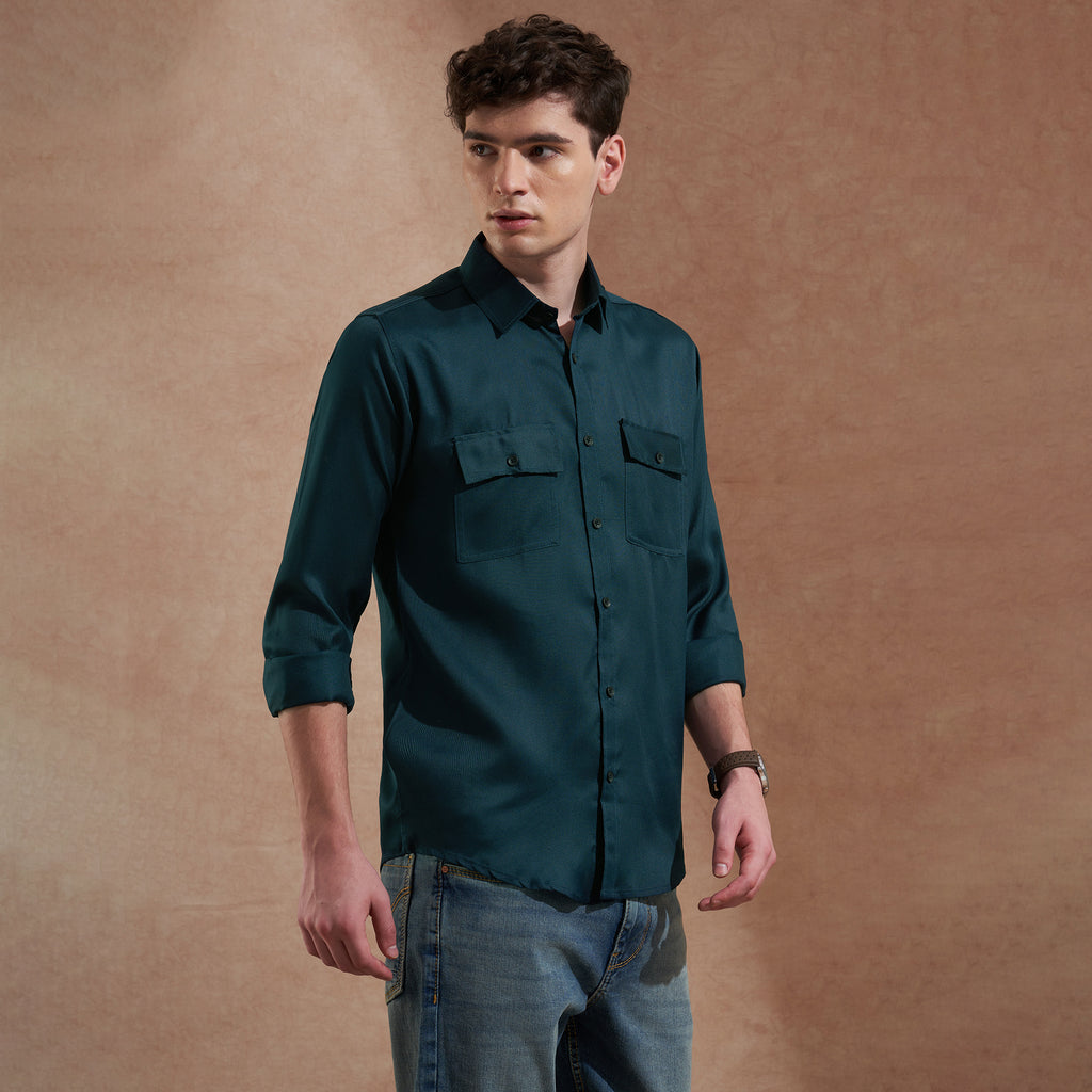 Men Dark Green Solid Spread Collar Slim Fit Casual Shirt with Dual Flap Pockets