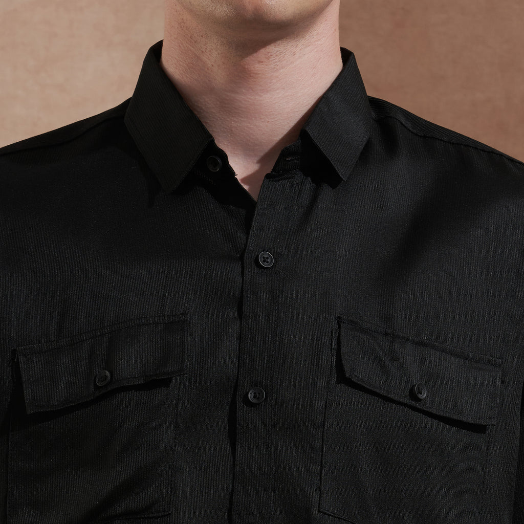 Men Black Solid Spread Collar Slim Fit Casual Shirt with Dual Flap Pockets