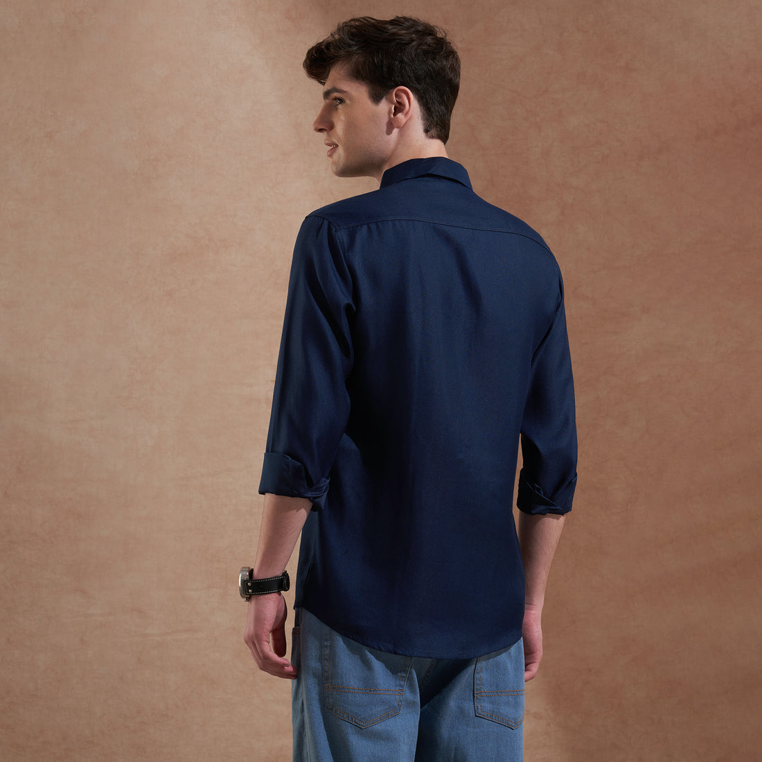 Men Navy Blue Solid Spread Collar Slim Fit Casual Shirt with Dual Flap Pockets