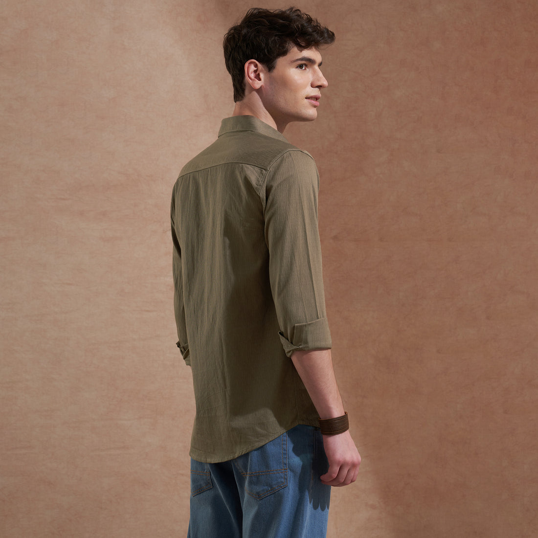 Men Olive Brown Solid Spread Collar Slim Fit Casual Shirt