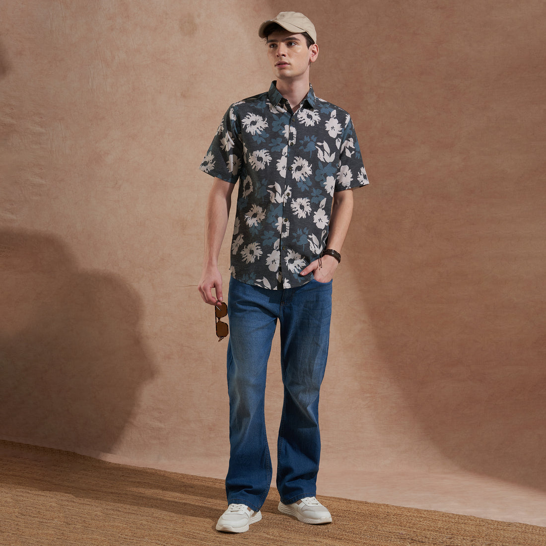 Men Charcoal Grey Floral Printed Slim Fit Casual Shirt Short Sleeve
