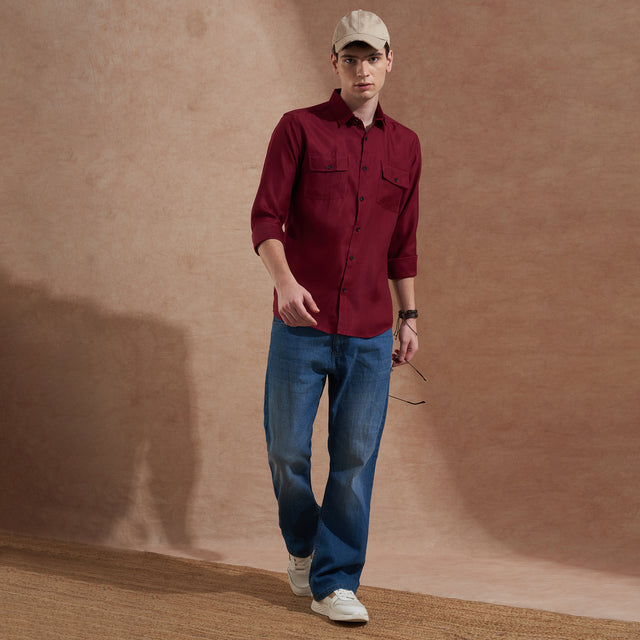 Men Burgundy Solid Spread Collar Slim Fit Casual Shirt with Dual Flap Pockets