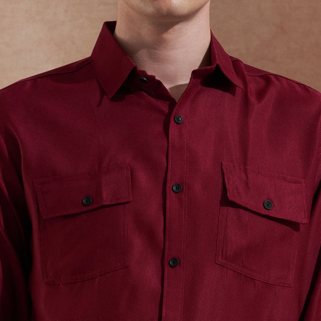 Men Burgundy Solid Spread Collar Slim Fit Casual Shirt with Dual Flap Pockets