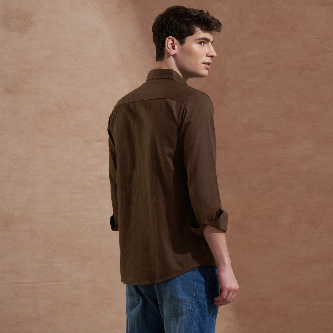Men Dark Brown Solid Spread Collar Slim Fit Casual Shirt