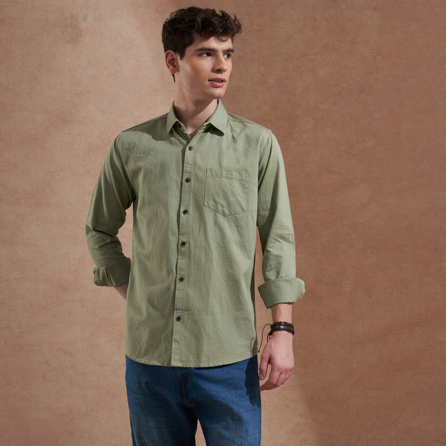 Men Light Green Solid Spread Collar Slim Fit Casual Shirt