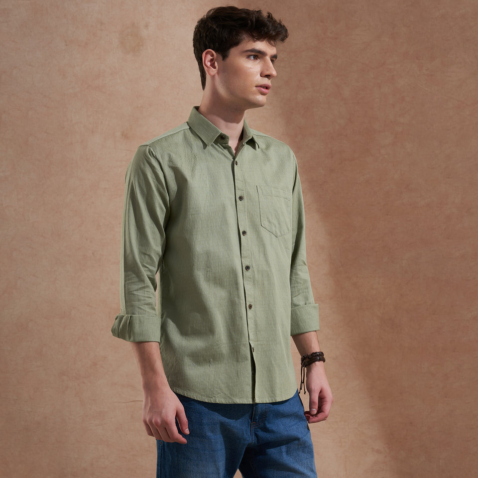 Men Light Green Solid Spread Collar Slim Fit Casual Shirt