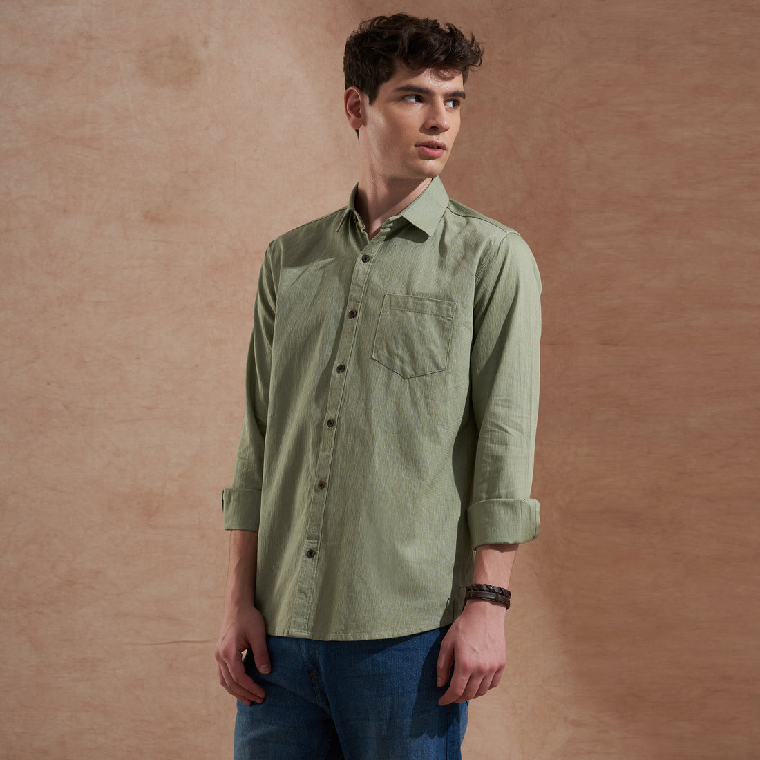 Men Light Green Solid Spread Collar Slim Fit Casual Shirt