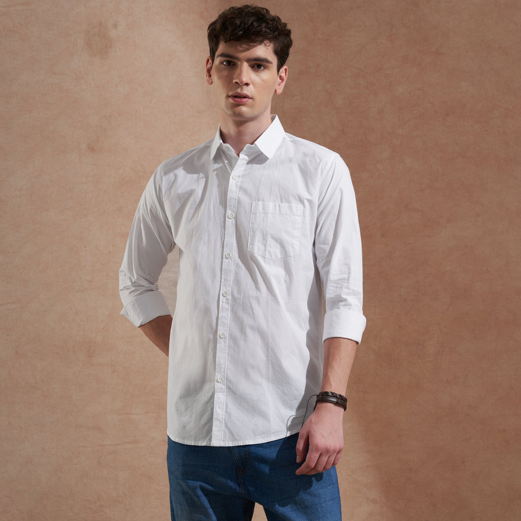Men White Solid Spread Collar Slim Fit Casual Shirt