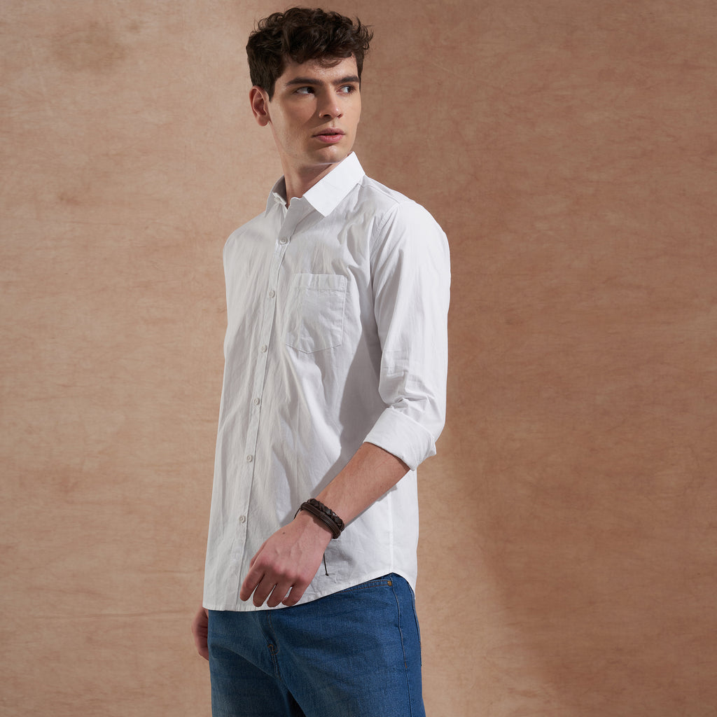 Men White Solid Spread Collar Slim Fit Casual Shirt