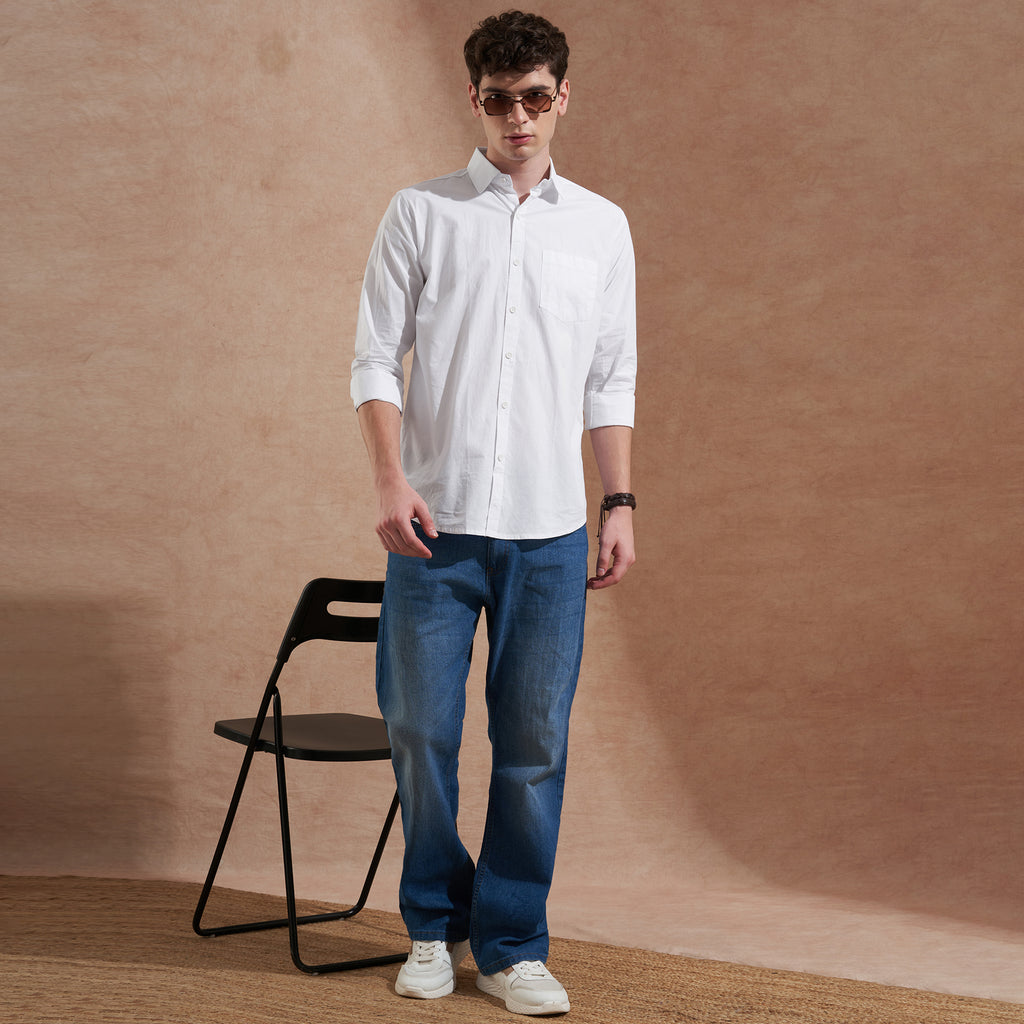 Men White Solid Spread Collar Slim Fit Casual Shirt