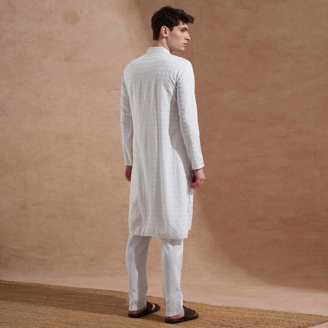 Men’s White Chikankari Embroidered Cotton Kurta
