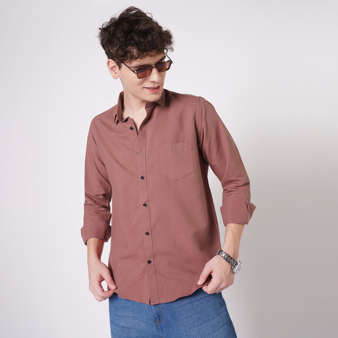 Men's dusty rose solid shirt lifestyle close view