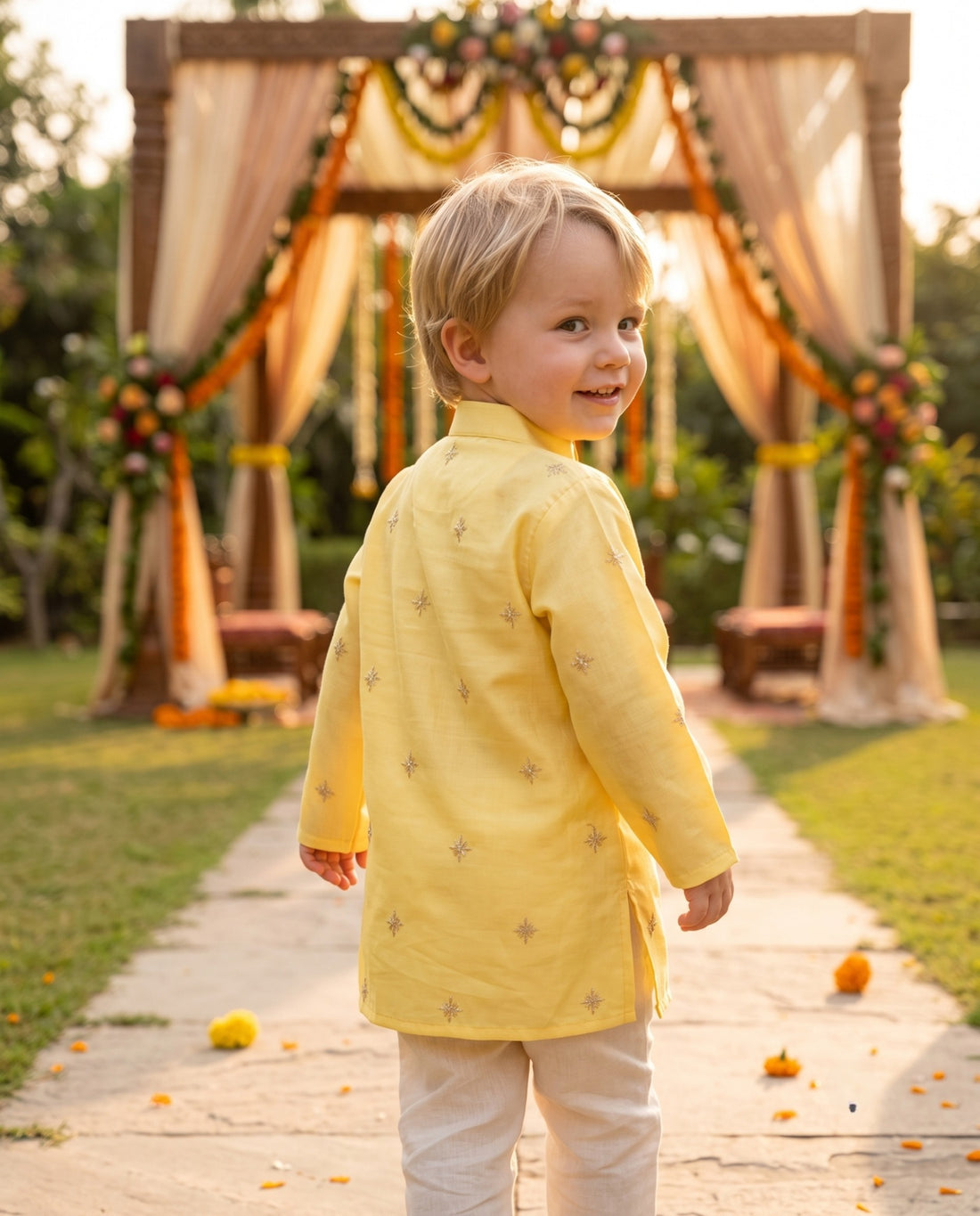 TryBuy TB_21114_KID, 2–3 years: Back view of the yellow kids kurta with scattered gold-tone motifs