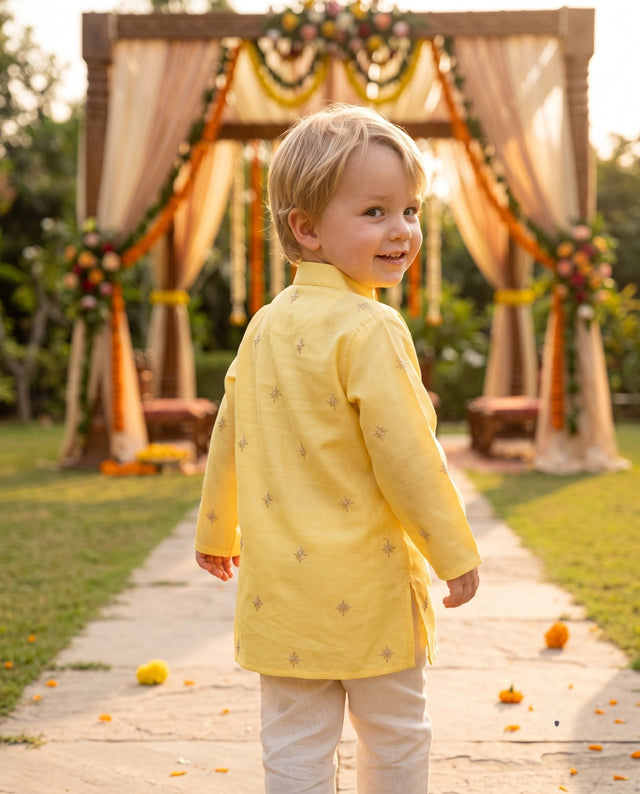 TryBuy TB_21114_KID, 2–3 years: Back view of the yellow kids kurta with scattered gold-tone motifs