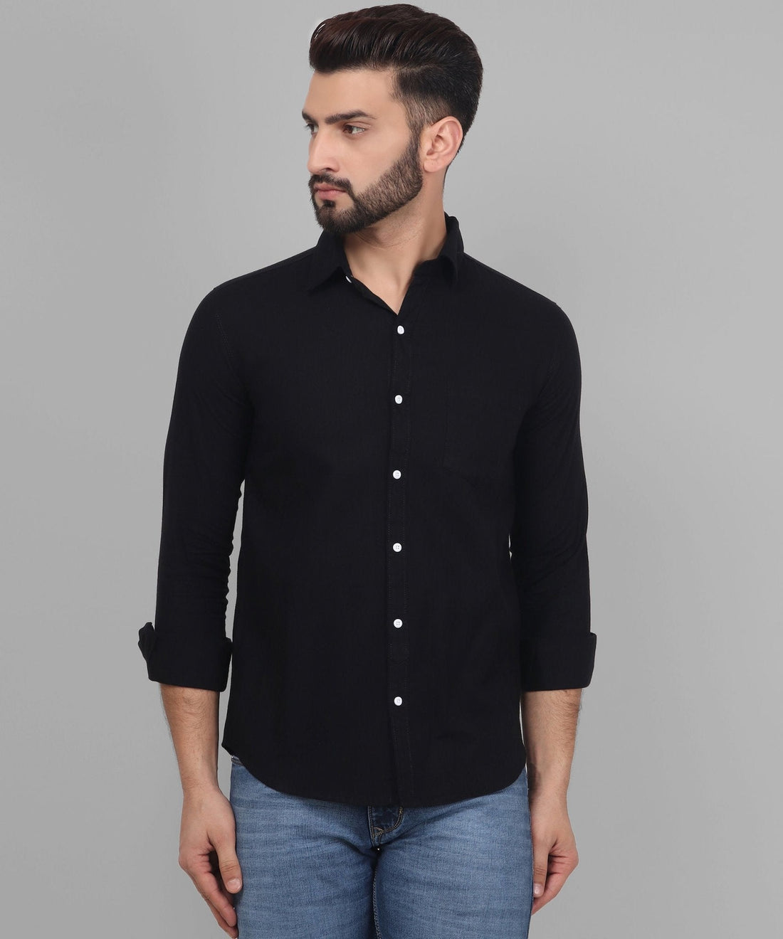 
Изображение a man wearing a черный рубашка и jeans от TryBuy
